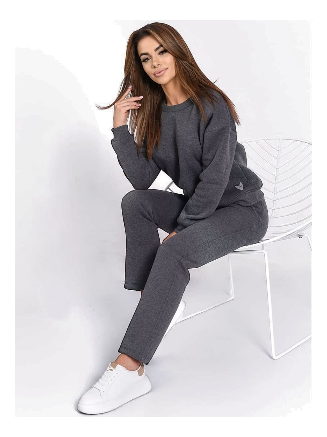 Insulated tracksuit for women sweatshirt and loose pants graphite FI762